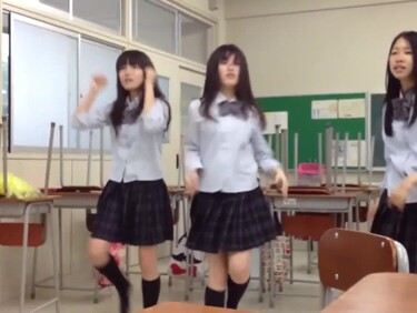 教室内で生ぱんハプニング